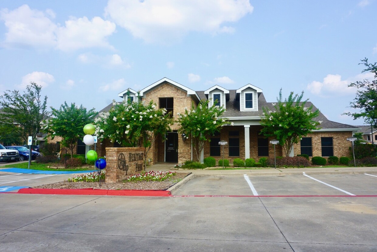 Foto principal - Heritage Park/Lakeview Park Apartments