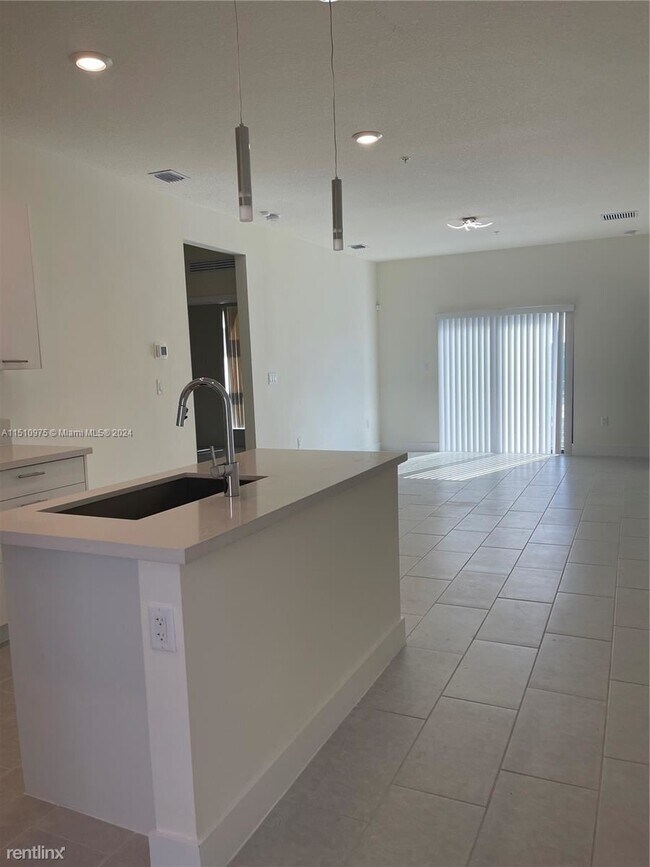 Foto del edificio - 3 br, 2 bath House - 8167 NW 41st St # E-409
