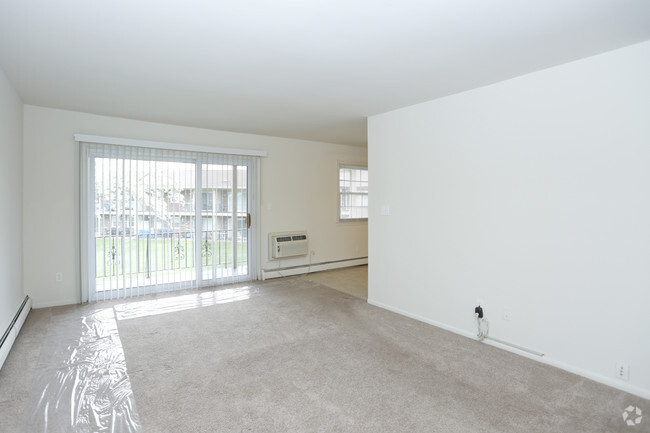 One Bedroom-Living Room - Wynbrook West