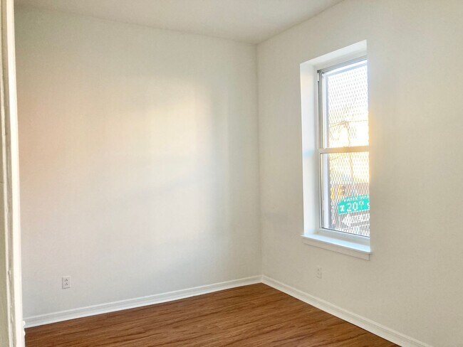 Foto del edificio - 1944 Cecil B. Moore Ave