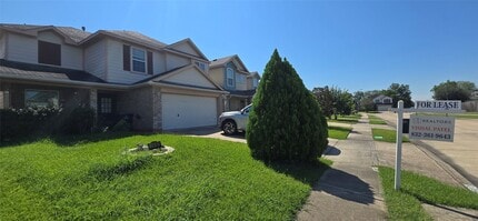 Building Photo - 2430 Glenholly Park Dr