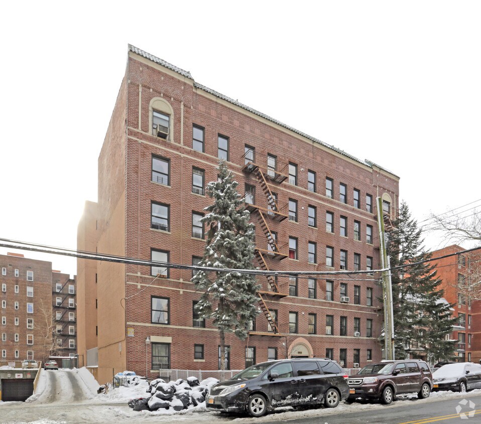 14202 Franklin Ave, Flushing, NY 11355 Apartments in Flushing, NY