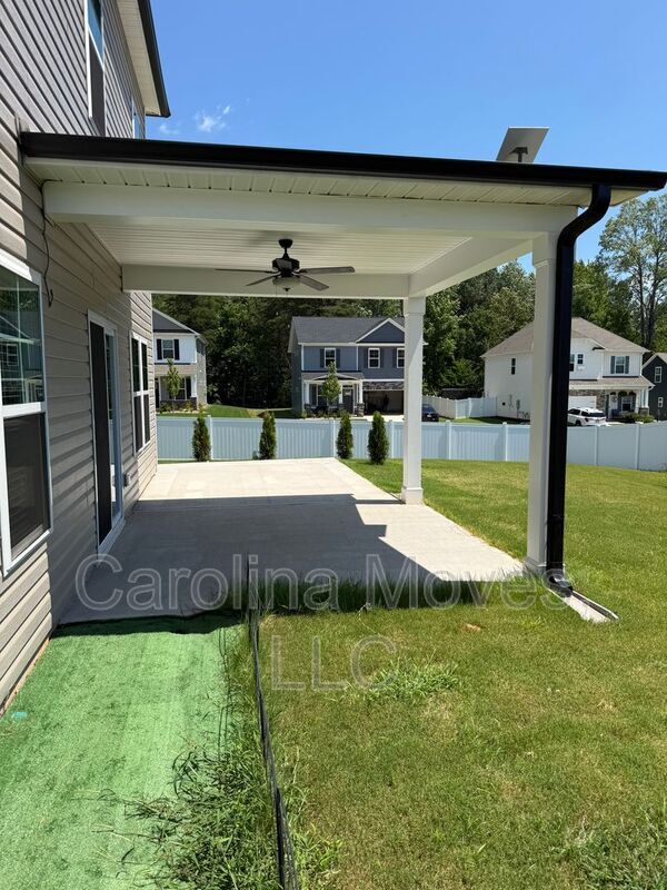 Foto del edificio - 903 Gibbons St