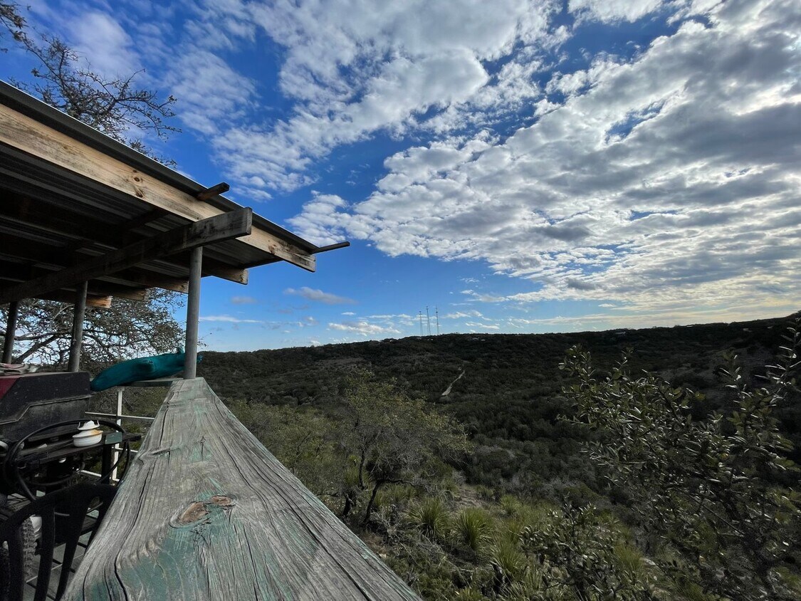 Primary Photo - PRICE DROP!! // NEW ON MARKET // ALL BILLS...