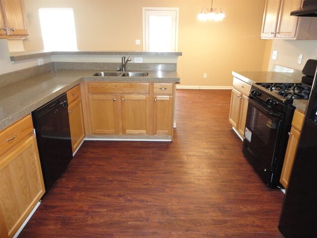 Foto del edificio - 2207 Lazy Days Rd