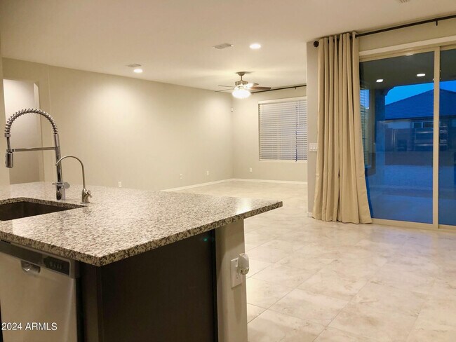 Foto del edificio - 22881 E Marsh Rd
