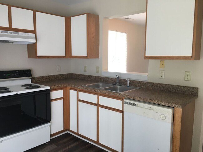 Building Photo - 235