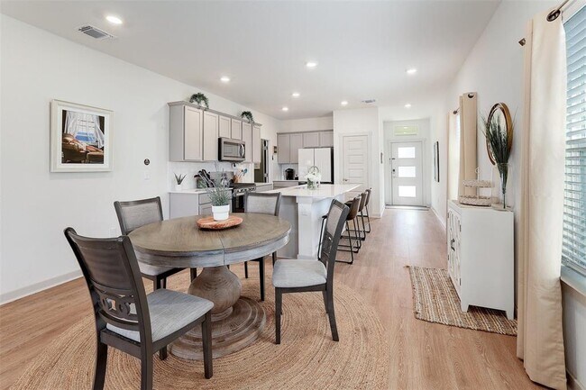 Foto del edificio - 2120 Daleside Ln
