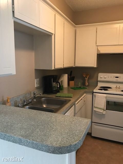 Building Photo - 5522 Woodbrier Dr