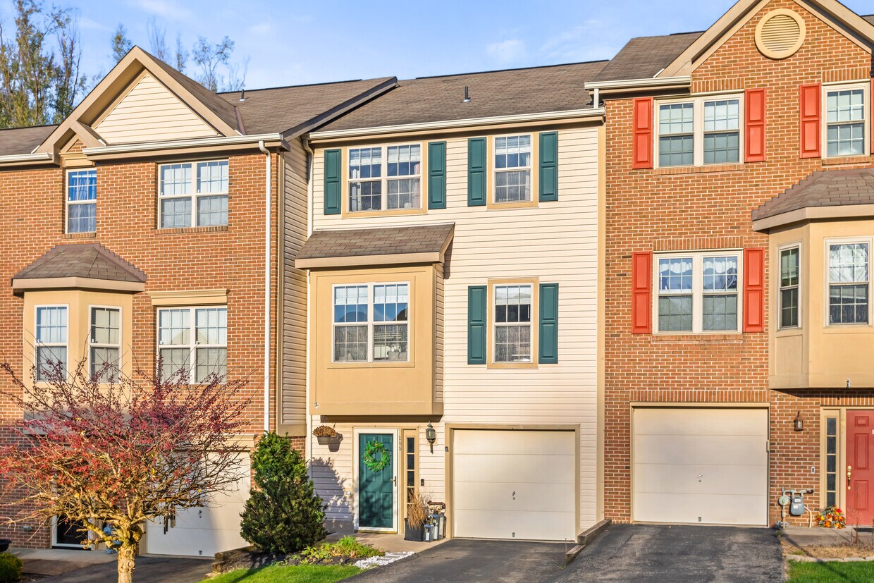 Foto principal - 205 Hillvue Dr