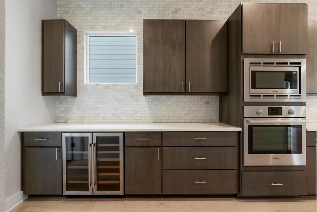 Foto del edificio - 6008 Florencia Ln