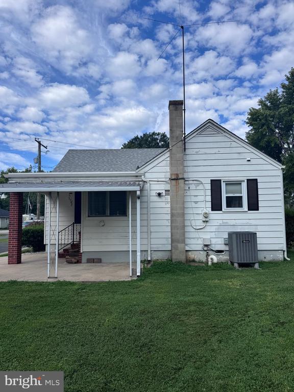 Building Photo - 112 Station Ln