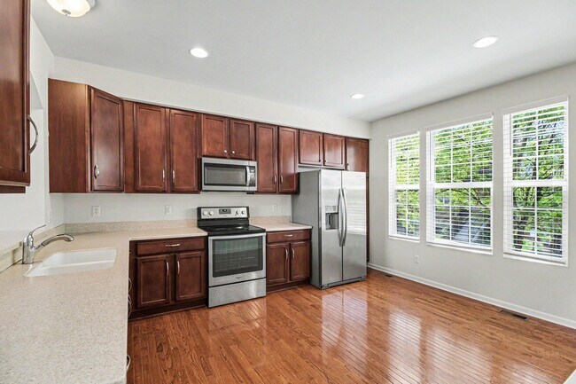 Foto del edificio - 27902 Hopkins Dr