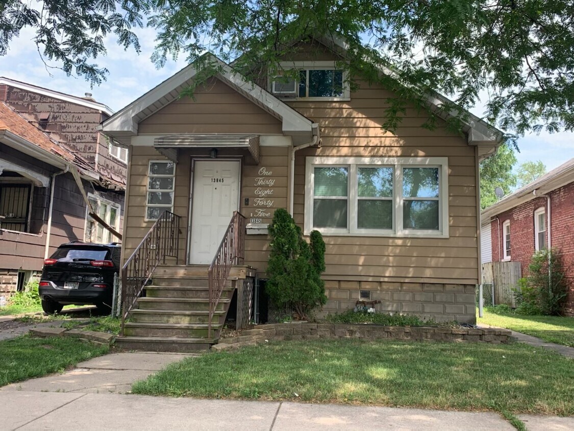 13845 S Dearborn St, Riverdale, IL 60827 House Rental in Riverdale
