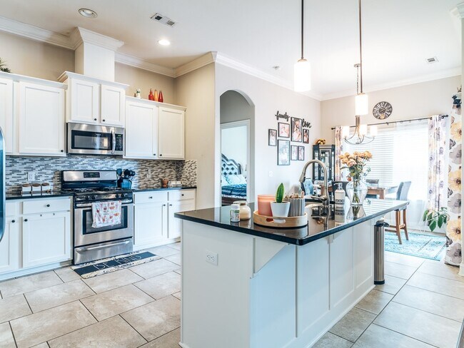 Foto del edificio - 4204 SW Hollyhock St