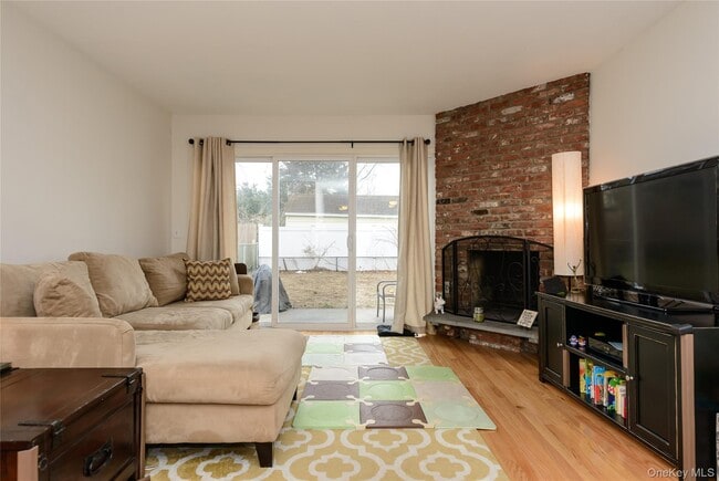 Photo - 57 Sagamore Hill Dr Townhome