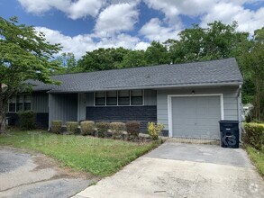 Building Photo - 1176 S Seminole Dr