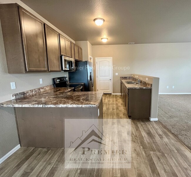 Building Photo - 7873 Sand Lake Heights