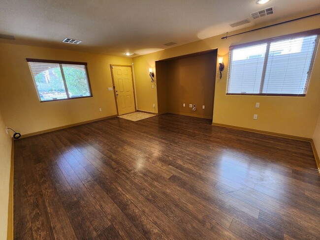 Foto del edificio - Southwest 3 bedroom 2.5 Bath Home