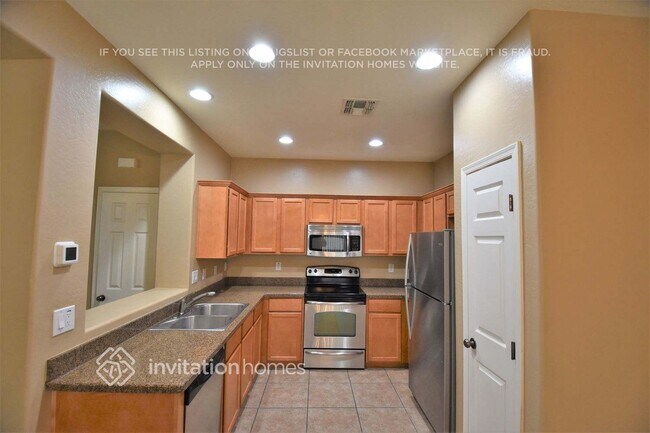 Building Photo - 6825 S 7th Ln