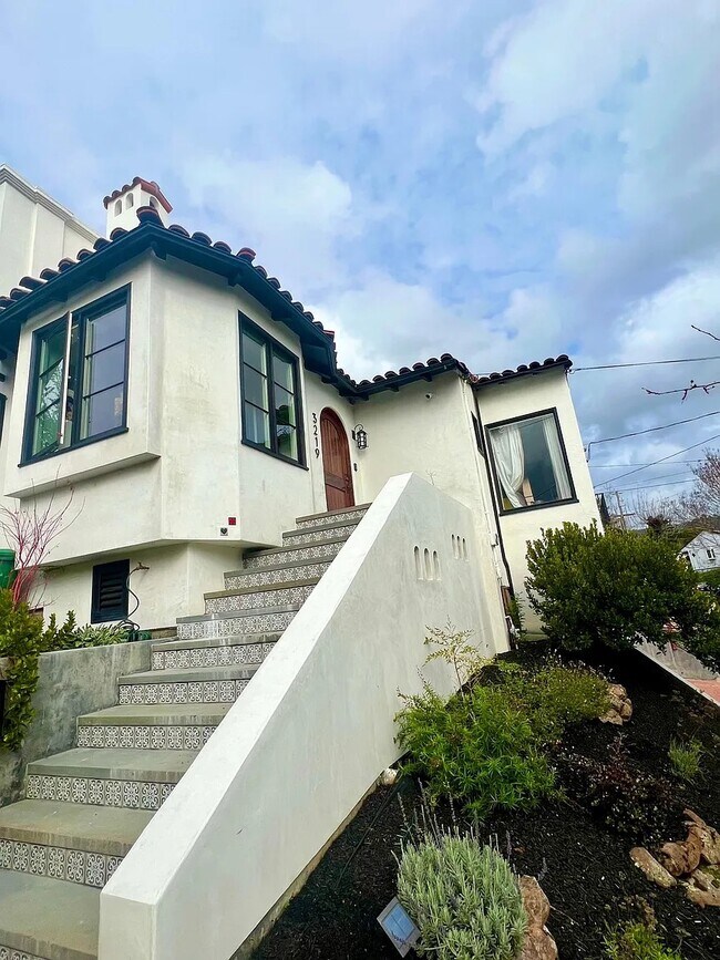 Foto del edificio - 3219 Kingsland Ave