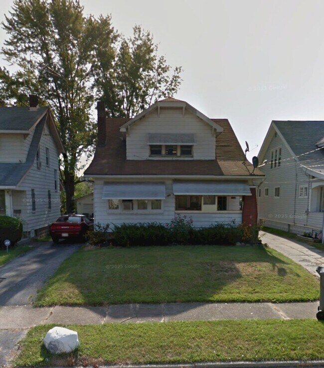 Building Photo - 105 N Bon Air Ave