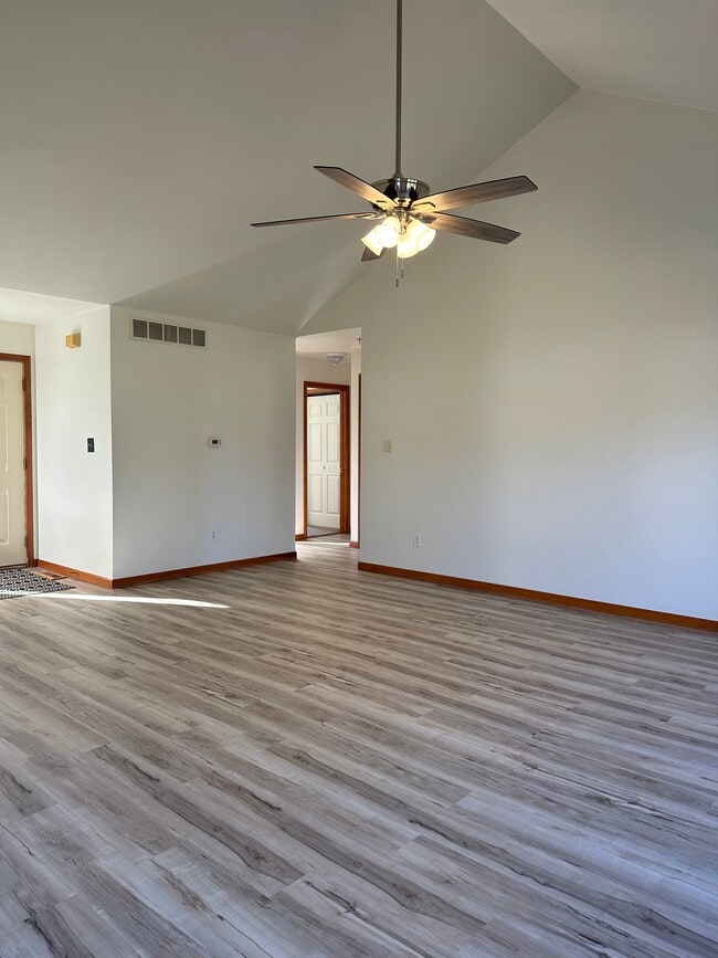 Foto del edificio - 30647 Ashwood Dr