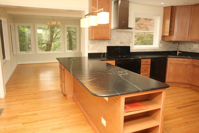 Building Photo - Stunning Home Available This Summer