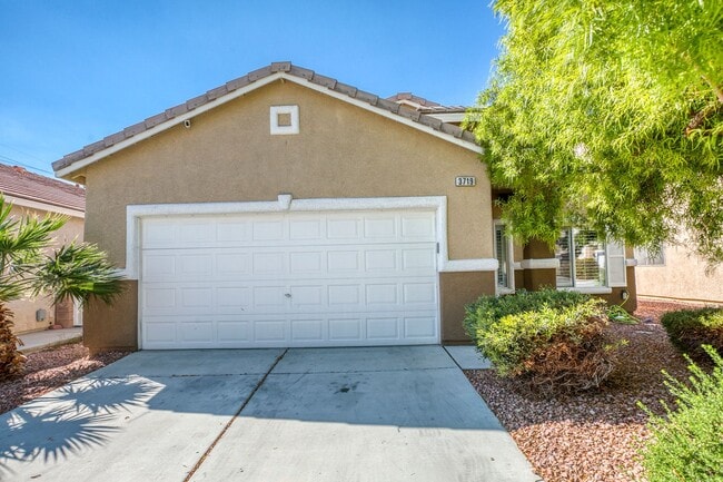 Building Photo - 3 Bedrooms Single Story Home with Covered ...