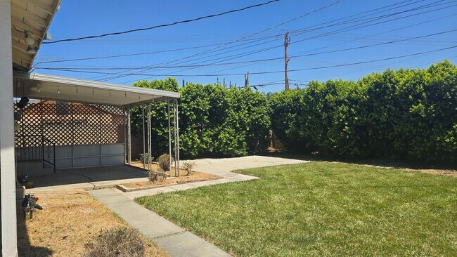 Foto del edificio - Single Story Home with Large Yard availabl...