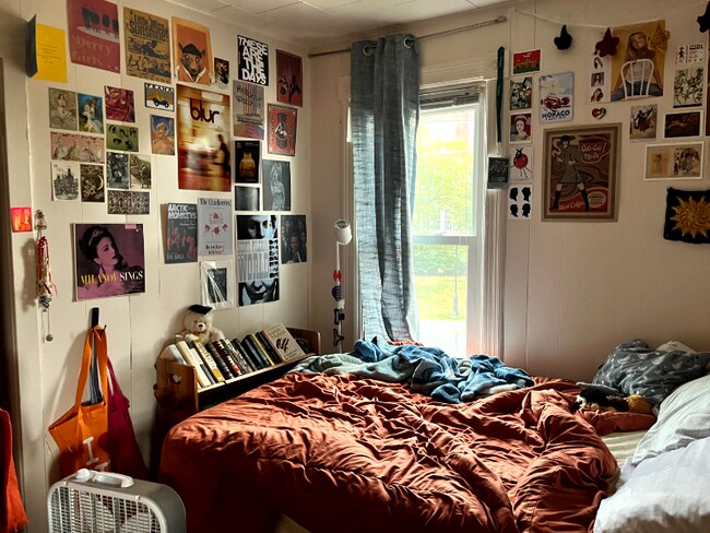 Building Photo - 227 S 4th St