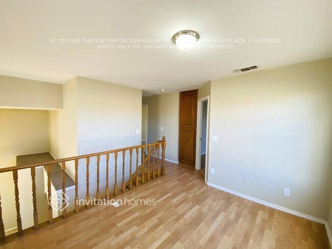 Foto del edificio - 302 S Quail Ln