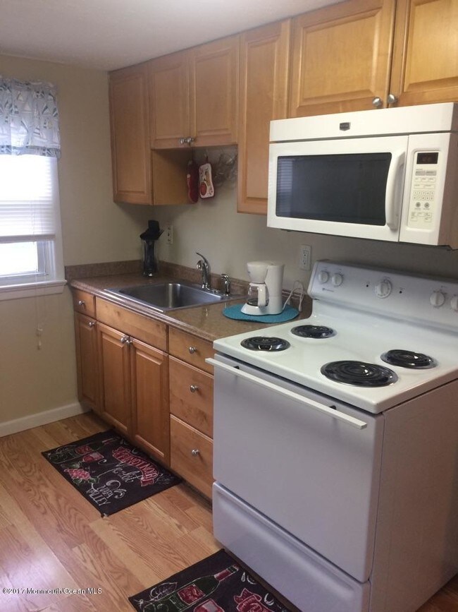 416 11th Ave Unit 2a, Belmar, NJ 07719 Room for Rent in Belmar, NJ