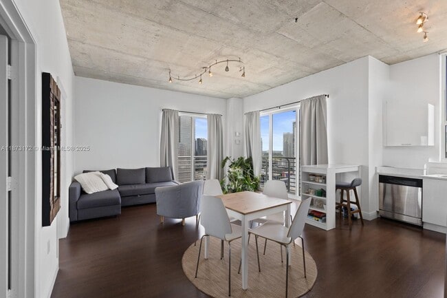 Foto del edificio - 133 NE 2nd Ave