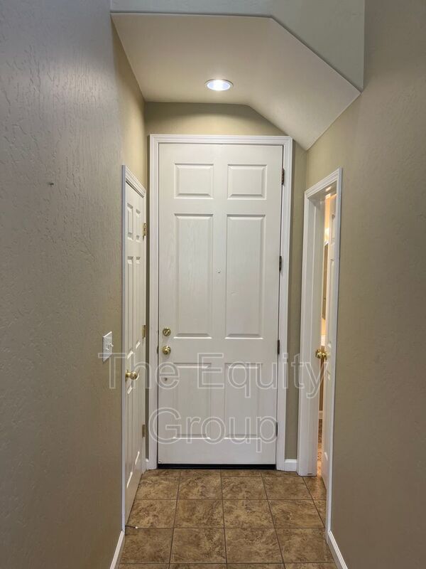 Building Photo - 1417 N Asciano Ct