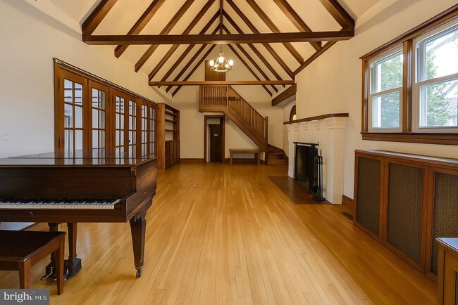 Foto del edificio - 10001 Dallas Ave