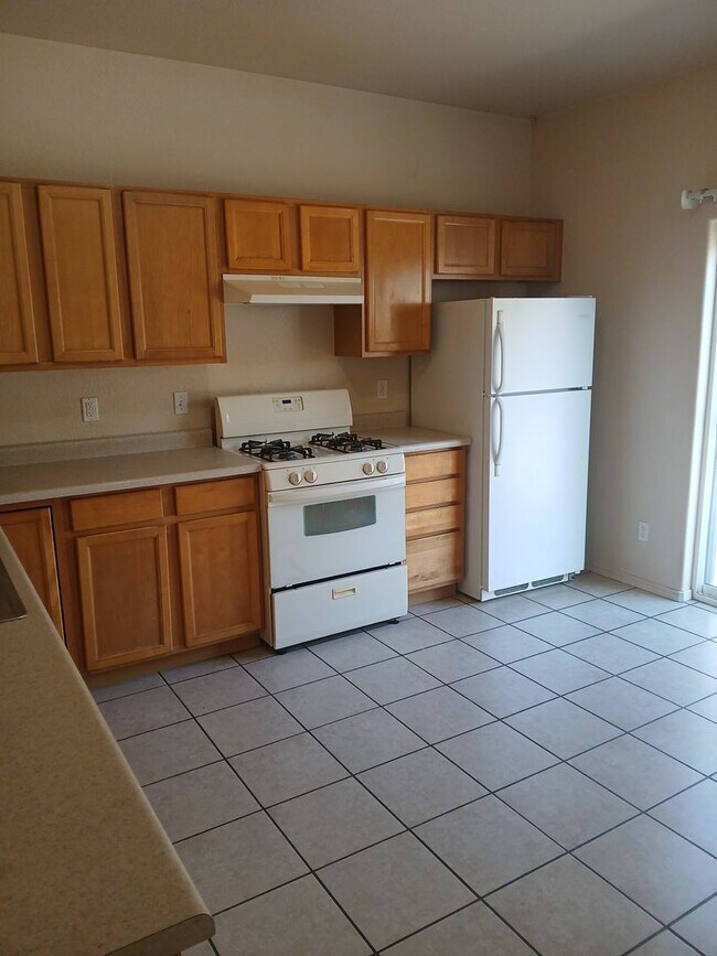 Foto del edificio - Great 3 Bedroom Home in Parkhill Estates off Del Rey