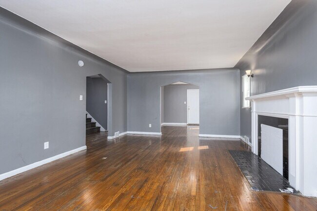 Building Photo - 12546 Broadstreet Ave