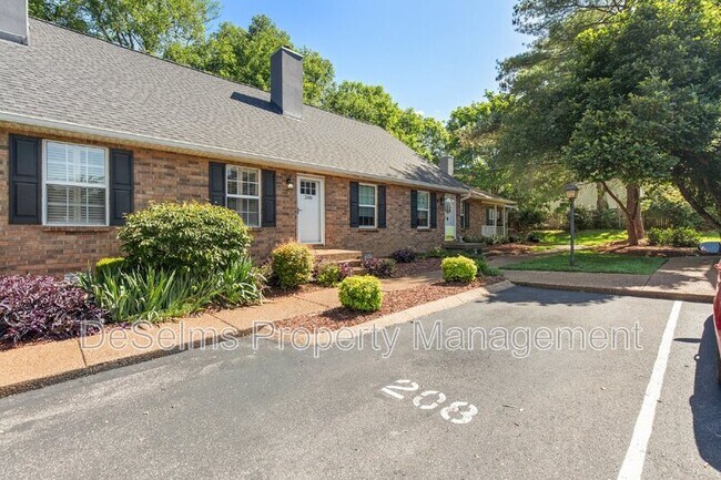 Foto del edificio - 208 Cottage Pl