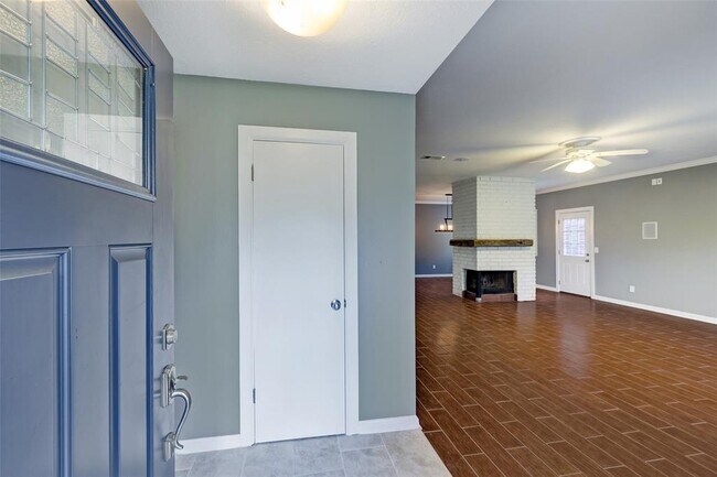 Building Photo - 18242 Brooknoll Dr
