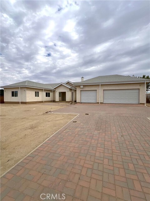 Foto del edificio - 41380 156th St E