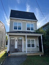 Building Photo - 803 N 26th St