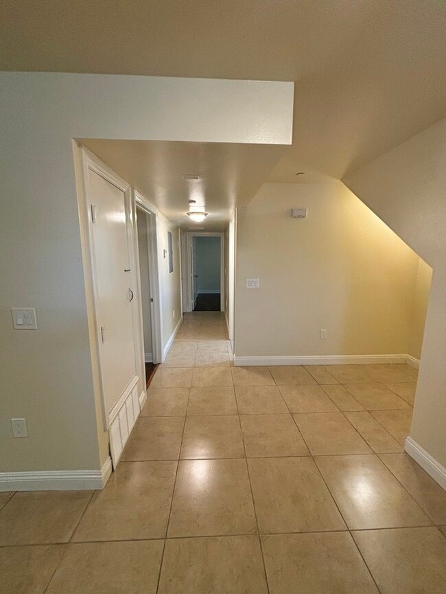 Foto del edificio - 702 1/2 W 45th St