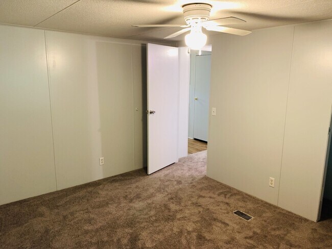 Building Photo - 12767 Farm Ridge