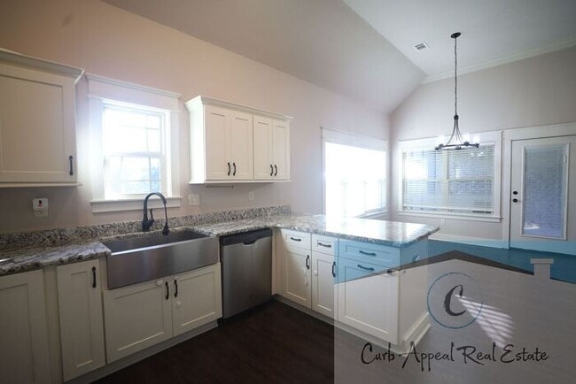 Building Photo - Beautiful 4 bed, 2 bath home - Bridger Par...