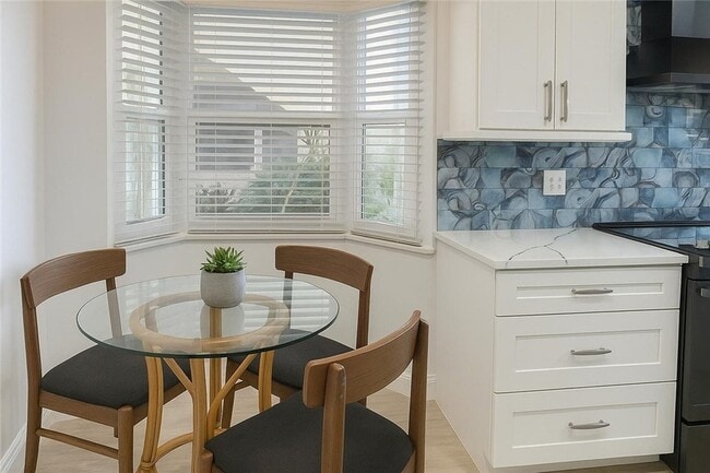 Building Photo - 451 Grove Isle Cir