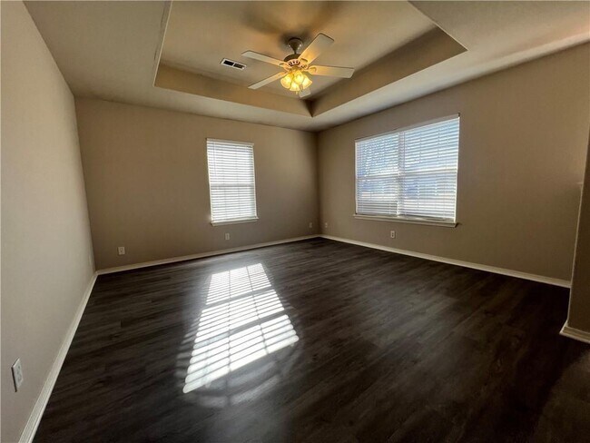 Foto del edificio - 650 Appleridge Dr