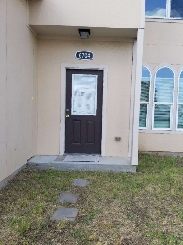 Building Photo - 8704 Torcello St