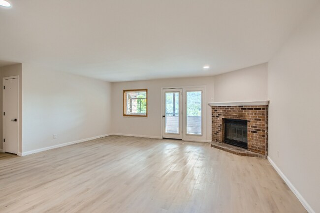 Building Photo - 697 Canyon Dr