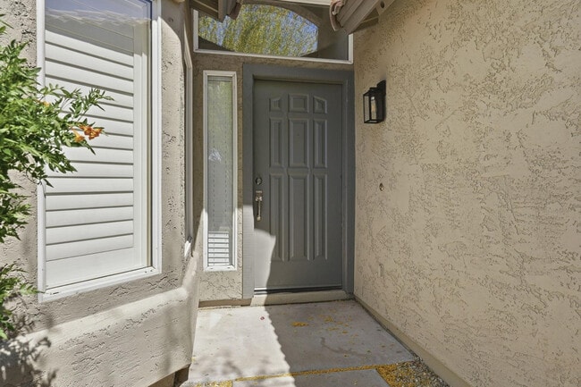 Foto del edificio - 2642 E Hartford Ave